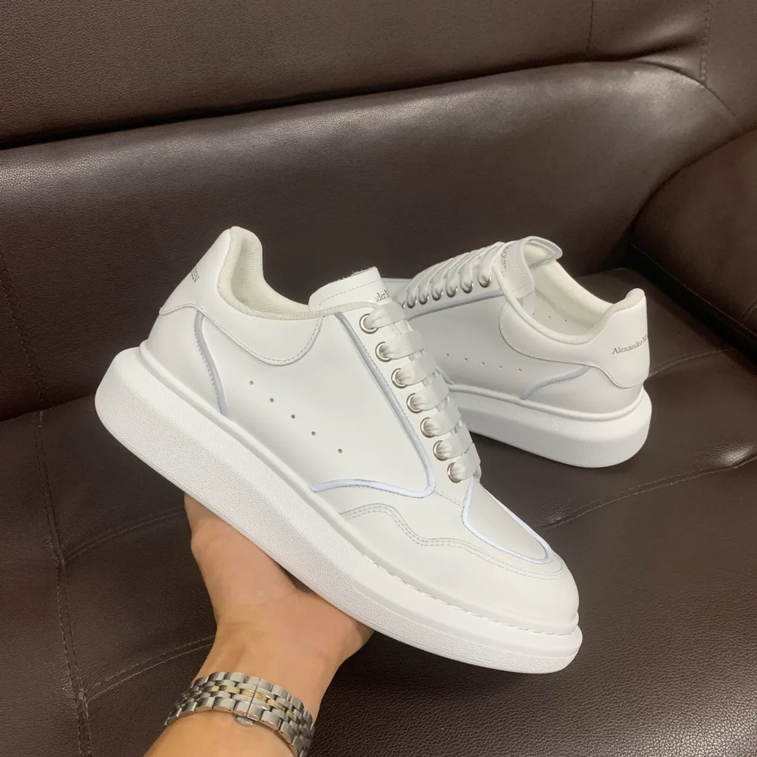 👟👟Ex-factory price 600👟👟 Professional McQueen factory. Top version. Couple style Alexander McQUEEN high version has been upgraded to the highest quality again✅ 💪McQueen Spring, Summer, Autumn and Winter top version Purchasing level✅ Recruiting nationwide online and offline agents to join🤝 🏆Fabric: Original materials imported from Italy. Texture, water-resistant and non-discoloring 🏆Inner lining: ️A-grade Italian imported lining resistant to dirt, sweat-absorbent, breathable and comfortable 🏆Foot pads: top-grade imported Italian super-soft cowhide leather 🏆Outsole: PU+counter 1:1 🏆Shoe box: original white box. Plus white flip cover for double-layer protection. Cloth bag. Handbag. Certificate of 1:1 mold opening, 4-piece set. Delivered with a pair of shoelaces. 🖕🏿🖕🏿🖕🏿 You can choose any pair of shoelaces in any color of our factory 🏆Code number: women's 34-41. men's 38-46 🏆Special remarks (women's code 34.40.41, men's code 38.45.46 is customized, no returns or exchanges) Win-win cooperation 🤝